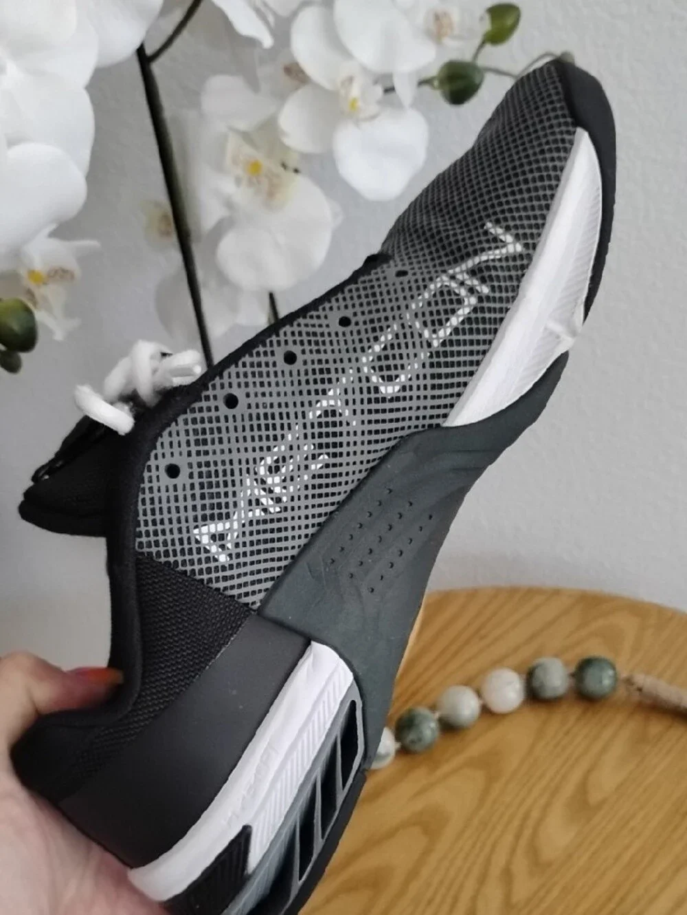 Exlt Nike Men’s 9.5 Wms 10.5 Metcon 8 Blk/Wht/Gray Athletic Trainer D09328